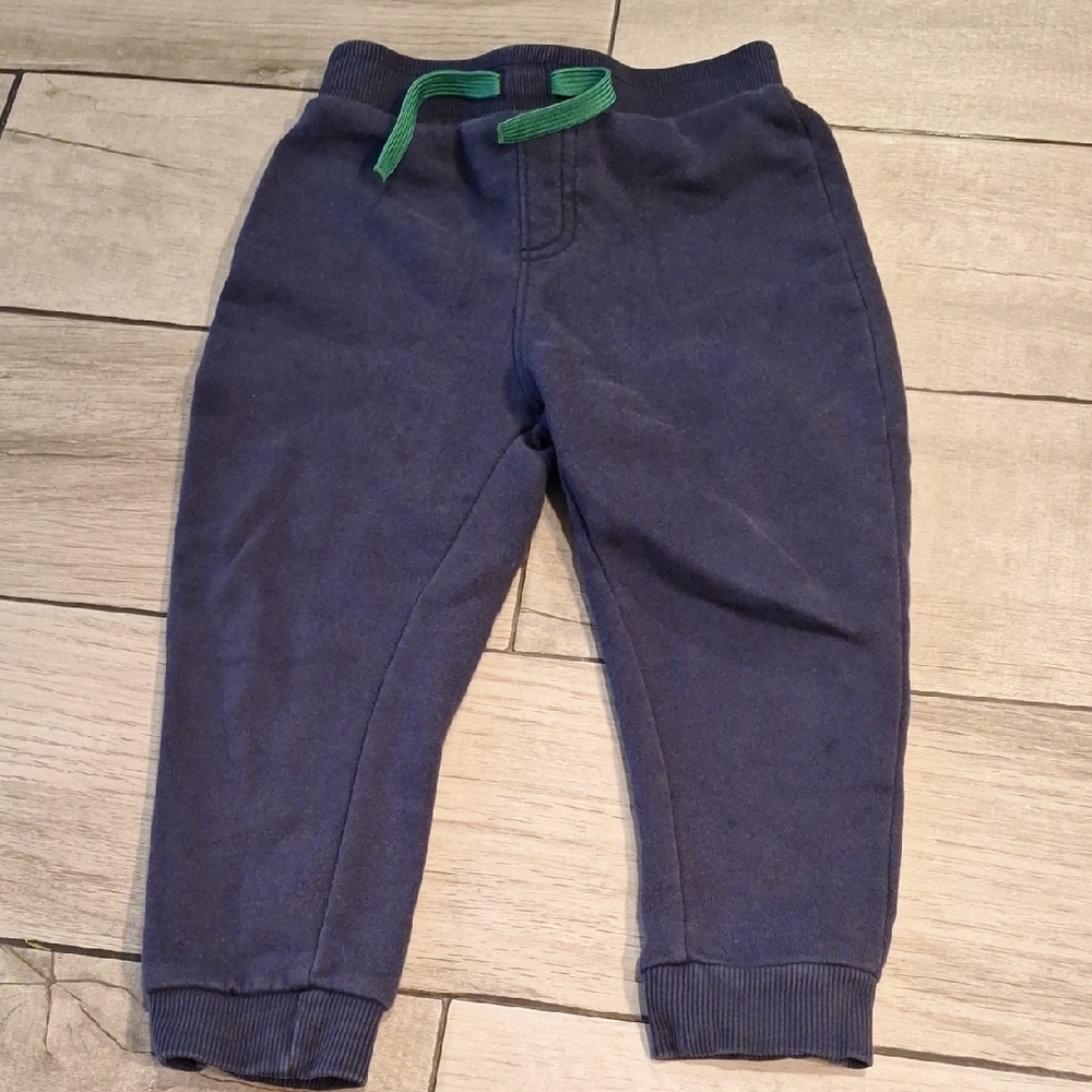 🦔Primark Kids Navy Joggers with Green Accent💘